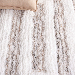 Safavieh Glory Handwoven Area Rug - Luxurious Geometric Design For Elegant Home Décor And Comfort Ivory ,Beige 100% Pet Grs103a-8