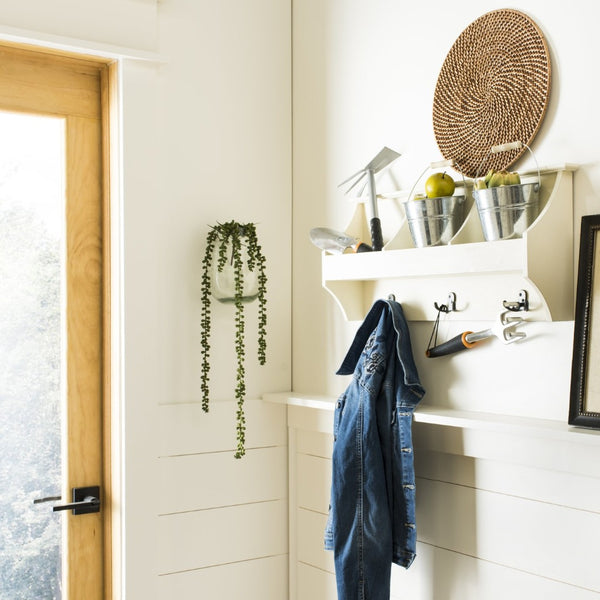 Safavieh Darcey Elegant Wall Rack - Stylish Entryway Storage Solution With Hooks For Coats And Essentials White HAC5702C
