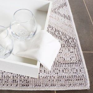 Safavieh Hammock Elegant Area Rug In Ivory And Grey - Soft Chenille Polyester For Effortless Style And Comfort Ivory ,Grey Chenille Polyester Hak306a-6