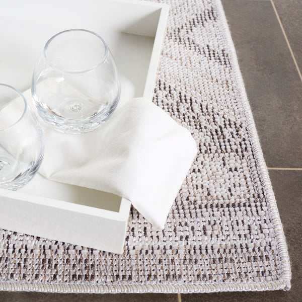 Safavieh Hammock Elegant Area Rug In Ivory And Grey - Soft Chenille Polyester For Effortless Style And Comfort Ivory ,Grey Chenille Polyester Hak306a-6