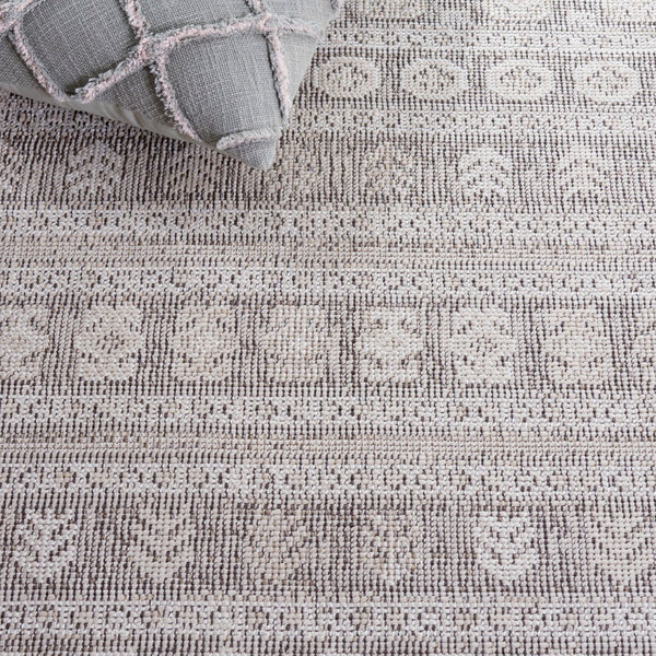 Safavieh Hammock Elegant Area Rug In Ivory And Grey - Soft Chenille Polyester For Effortless Style And Comfort Ivory ,Grey Chenille Polyester Hak306a-6