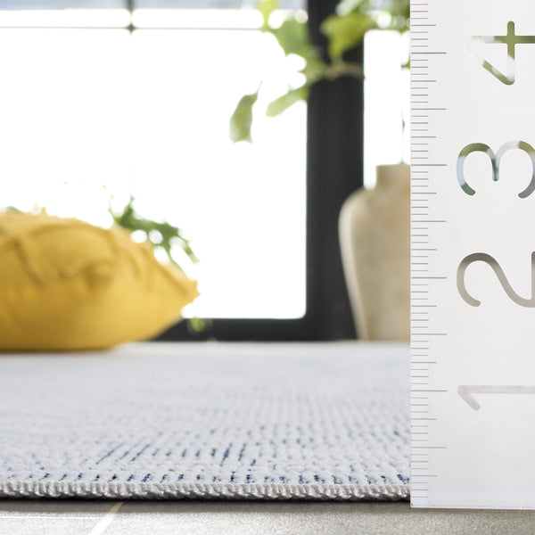 Safavieh Hammock Elegant Transitional Area Rug – Stylish Power Loomed Chenille Polyester For Any Room Decor Ivory ,Blue Chenille Polyester Hak306b-5