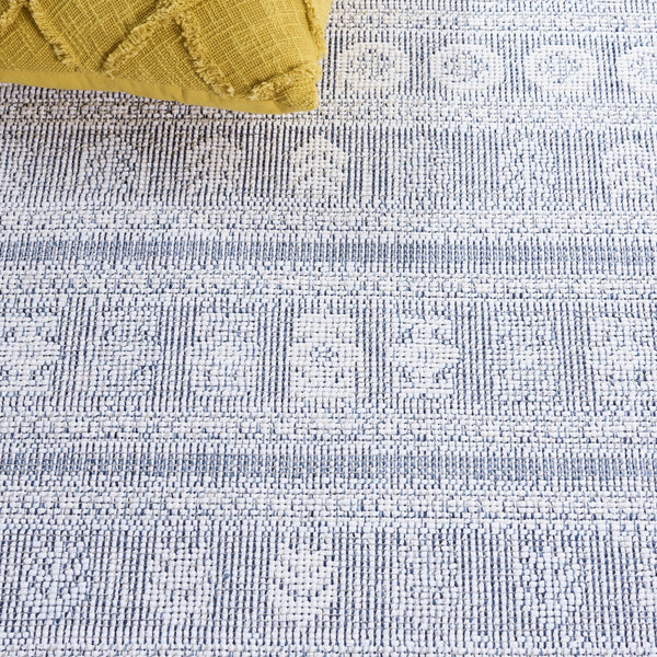 Safavieh Hammock Elegant Transitional Area Rug – Stylish Power Loomed Chenille Polyester For Any Room Decor Ivory ,Blue Chenille Polyester Hak306b-5