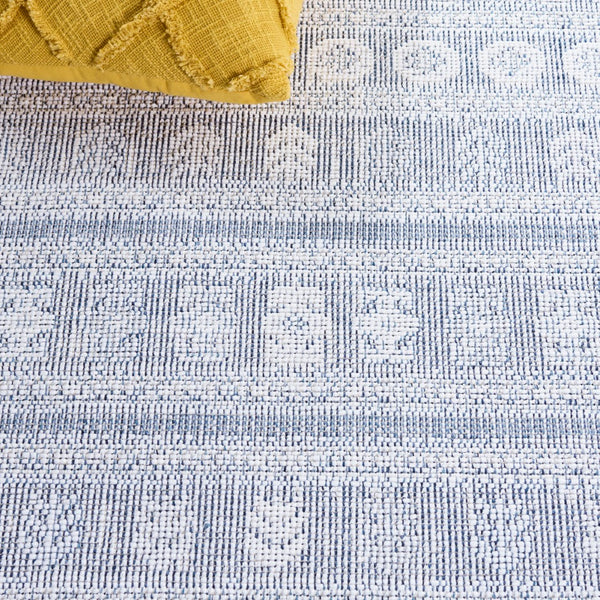 Safavieh Hammock Elegant Area Rug In Ivory And Grey - Soft Chenille Polyester For Effortless Style And Comfort Ivory ,Blue Chenille Polyester Hak306b-8