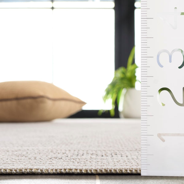 Safavieh Hammock Traditional Area Rug In Elegant Ivory And Grey - Timeless Style For Modern Living Spaces Ivory ,Grey Chenille Polyester Hak308a-8