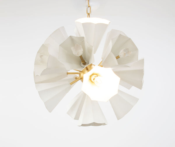 Zeugma Hd139 Elegant White And Gold Chandelier - Medium Size, 8 Bulb Design, Perfect For Modern Spaces White Finish With Soft Gold Leaf Iron,Metal Frame Hd139 White And Gold