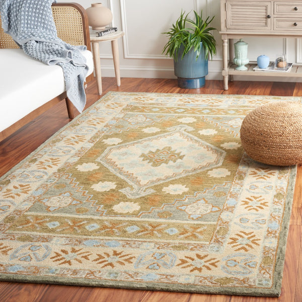 Safavieh Heritage 226 Hand Tufted  Rug Ivory / Light Blue 5' x 8'