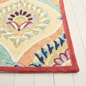 Safavieh Heritage 358 Tufted Traditional Rug Green / Rust 5' x 8'