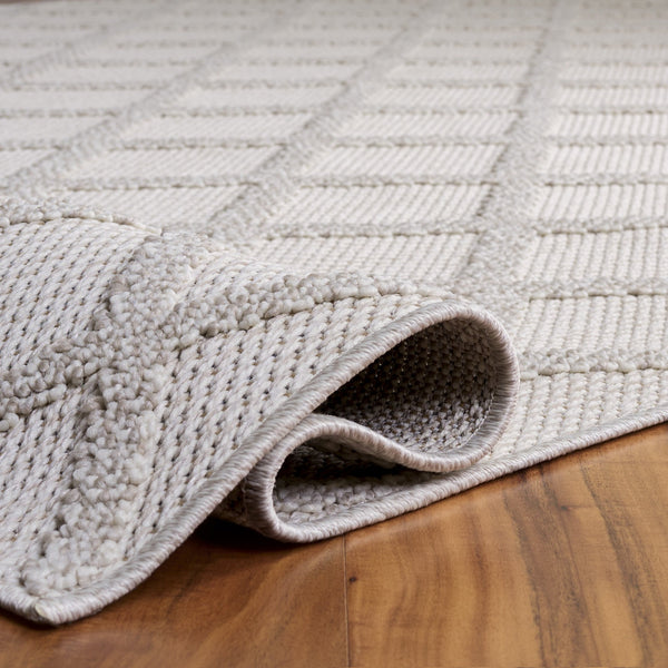 Safavieh Highland Runner Rug In Light Beige & Ivory – Low-Profile 1/4" Pile, Durable Power-Loomed Turkish Design 2'-2" x 9'-0" HGL950B-29