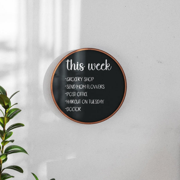 English Elm Canterbury Round Wall-Mounted Magnetic Chalkboard with Eraser and Chalk for Home or Business Use Rustic 18" HGWA-CHKCIRCLE18-BRN-GG