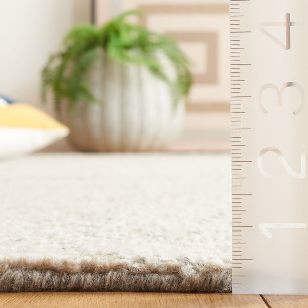 Safavieh Himalaya 351 Hand Tufted Contemporary Rug Beige / Light Grey 5' x 8'