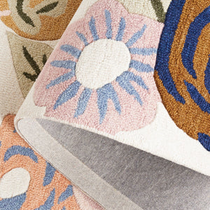 Safavieh Chelsea Hooked Rug 213 Tufted Floral Rug Ivory / Pink 6' x 6' Square