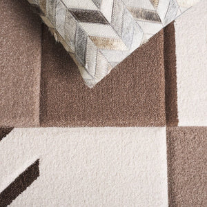 Safavieh Hollywood Geometric Polypropylene Runner Rug for Entryways Hallways and Modern Interiors HLW709E-28