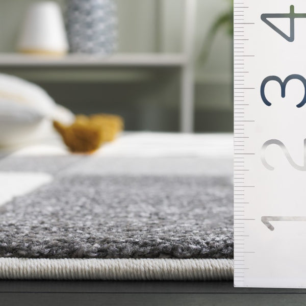 Safavieh Hollywood Ivory Grey Geometric Polypropylene Rug for Modern Living and Bedroom Spaces HLW709F-6