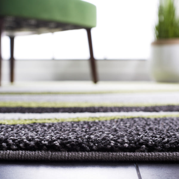 Safavieh Hollywood 766 Power Loomed Contemporary Rug HLW766Y-5SQ