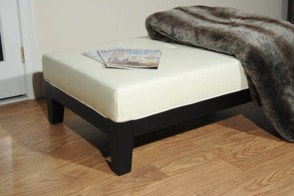 Safavieh Jordan Cocktail Ottoman - Stylish Quilted Leather Accent For Modern Living Spaces & Versatile Use Off White HUD4066C