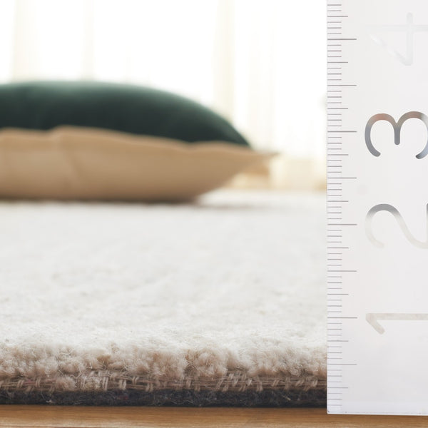 Safavieh Harvest Hand-tufted Area Rug - Luxurious Wool And Cotton Blend For Modern Living Spaces Silver ,Ivory Wool & Cotton Hvt103g-8