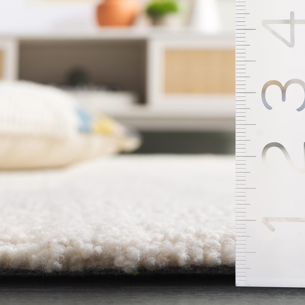 Safavieh Harvest Luxurious Hand-tufted Wool Runner Rug - Elegant Modern Design For Hallways And Living Spaces Ivory Wool Pile Hvt108a-5