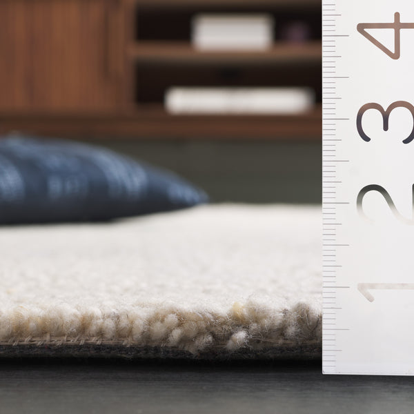 Safavieh Harvest Luxurious Hand-tufted Wool Runner Rug - Elegant Modern Design For Hallways And Living Spaces Beige Wool Pile Hvt108b-5