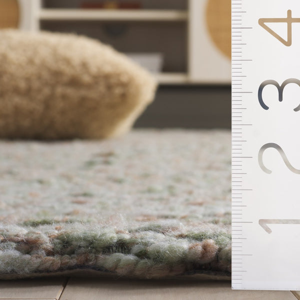 Safavieh Harvest Hand-woven Area Rug - Elegant Minimalist Design For Modern Living Spaces, Soft Polyester Pile Green ,Beige Polyester Pile Hvt114y-9