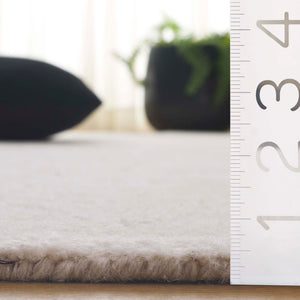 Safavieh Harvest Hand-tufted Runner Rug - Luxurious Wool And Cotton Blend With Elegant Geometric Design Ivory ,Green 80% Wool & 20% Cotton Hvt201a-5