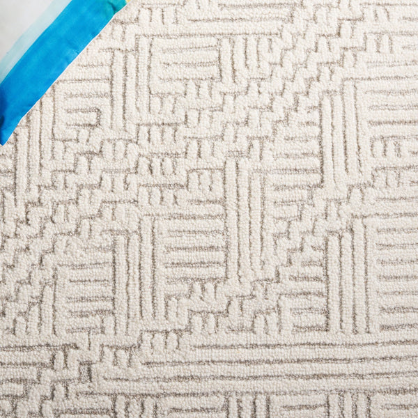 Safavieh Harvest Hand Tufted Wool-cotton Runner Rug - Modern Geometric Design For Stylish Home Interiors Natural ,Ivory 85% Wool,15% Cotton Hvt601a-5