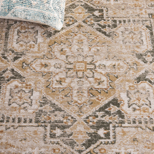 Safavieh Hazel Transitional Area Rug Runner - Elegant Turkish Design For Sophisticated Home Decor & Comfort Taupe ,Green 50% Polyester,50% Polypropylene Hzl500e-5