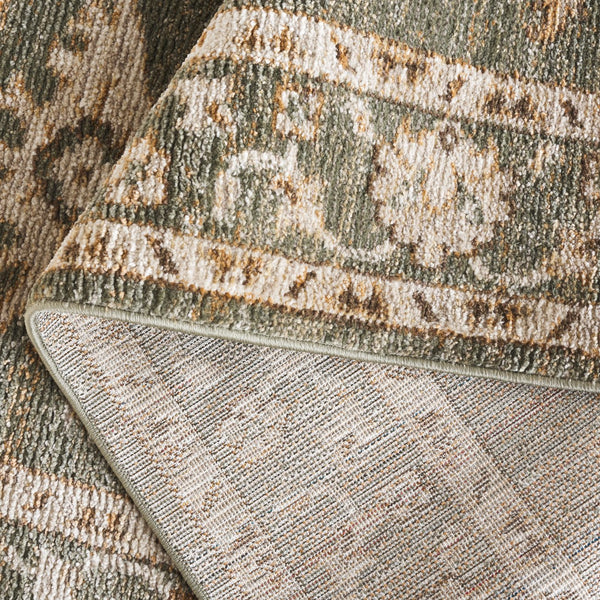 Safavieh Hazel Transitional Runner Area Rug - Elegant Turkish Design In Chic Color Combination For Any Space Green ,Ivory 50% Polyester,50% Polypropylene Hzl504y-5