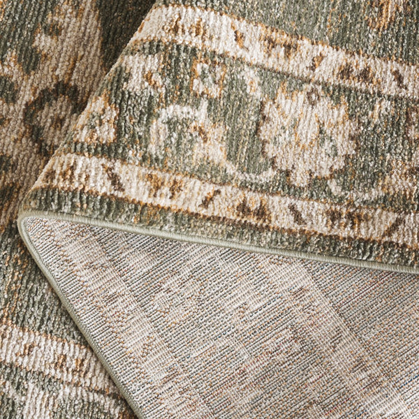 Safavieh Hazel Transitional Area Rug - Luxurious Power Loomed Design In Vibrant Green And Ivory Hues Green ,Ivory 50% Polyester,50% Polypropylene Hzl504y-9