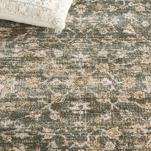 Safavieh Hazel Elegant Runner Area Rug - Luxurious Transitional Design For Hallways, Entryways, And More Green ,Beige 50% Polyester,50% Polypropylene Hzl506y-5