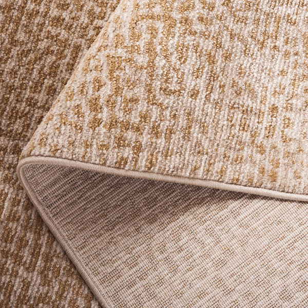 Safavieh Hazel Elegant Transitional Runner Rug, Soft Durable Fabric, Ideal For Modern & Classic Decor Spaces Beige ,Ivory 50% Polyester,50% Polypropylene Hzl516b-5