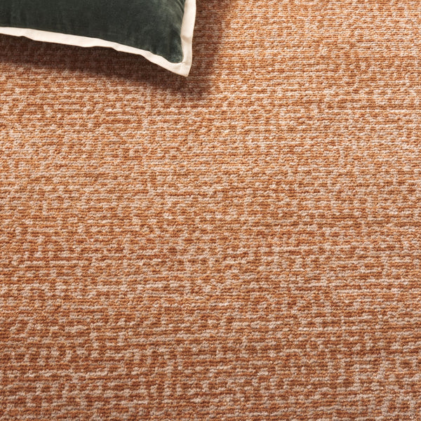 Safavieh Hazel Elegant Transitional Runner Rug, Soft Durable Fabric, Ideal For Modern & Classic Decor Spaces Gold ,Beige 50% Polyester,50% Polypropylene Hzl516p-5