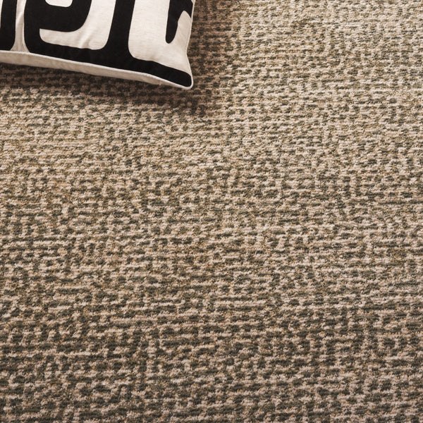 Safavieh Hazel Elegant Transitional Runner Rug, Soft Durable Fabric, Ideal For Modern & Classic Decor Spaces Green ,Beige 50% Polyester,50% Polypropylene Hzl516y-5