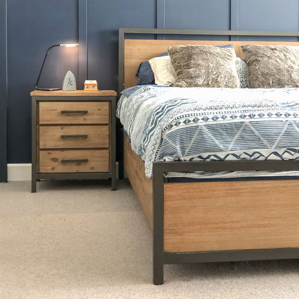 Lh Imports Irondale King Bed - Elevate Your Bedroom Decor With Stylish Comfort And Timeless Elegance Today! Brown Solid Acacia,Mdf,Acacia Veneer,Iron Idb01ks