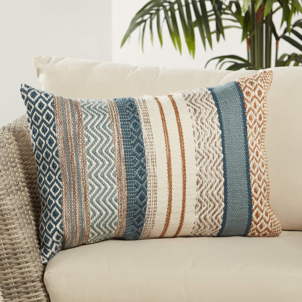 Jaipur Living Jaipur Living Isko Boucle Lumbar Pillow Geometric Tribal Macrame Fringe Indoor Outdoor PLW103707