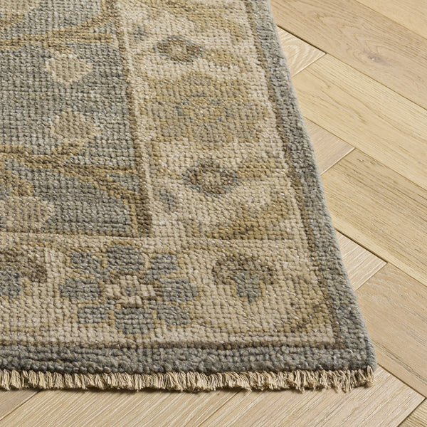 Safavieh Izmir Hand-Knotted Light Blue Ivory Rug – 70% Wool 30% Viscose Low-Profile Elegance For Living Rooms 6'-0" x 9'-0" IZM110L-6