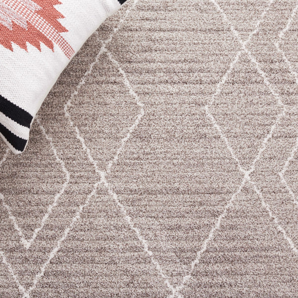 Safavieh Jade 100 Power Loomed Transitional Rug Beige / Ivory JAD100B-9