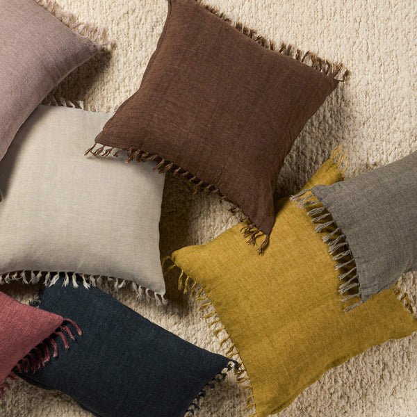Jaipur Living Jaipur Living Jemina Linen Lumbar Pillow Cover with Knotted Fringe Bohemian Sofa Accent Navy 13"X21" Lumbar PLC102552