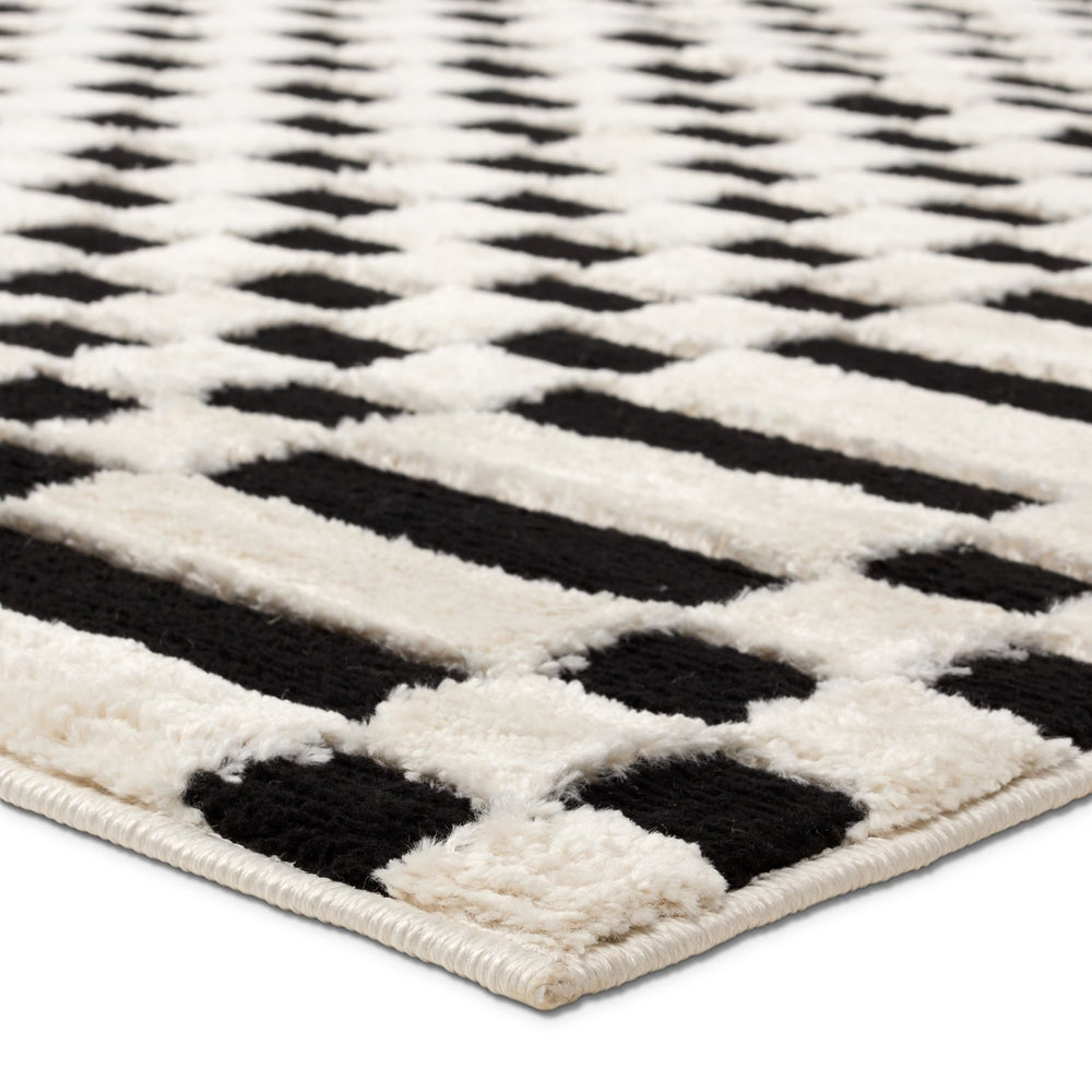 Jaipur Living Jaida Casa Jid23 Powerloomed Machinemade 70% Polypropylene 30% Polyester Geometric Geometric Indoor Rug Ivory, Black 70% Polypropylene 30% Polyester Rug161058
