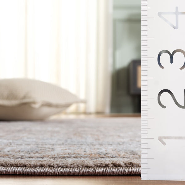 Safavieh Kendal Elegant Hallway Rug In Transitional Style – Stylish, Durable Design For Any Decor Theme Grey ,Ivory Beige 82% Polyester  18% Cotton Ken800f-7r