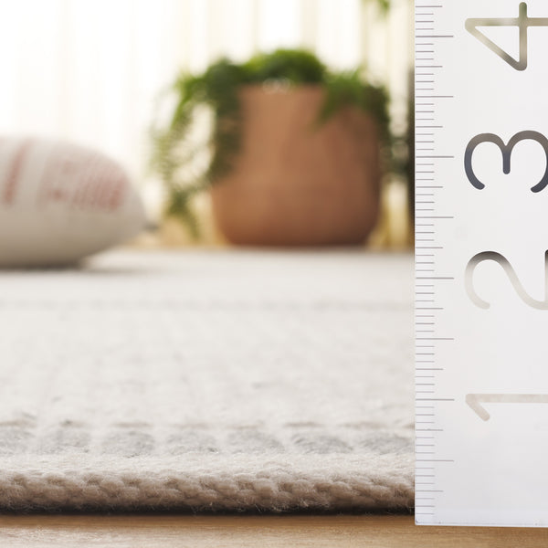 Safavieh Kilim Handwoven Runner Rug - Modern Geometric Design In Elegant Grey And Ivory For High Traffic Areas Dark Grey ,Ivory Pet Klm440g-5