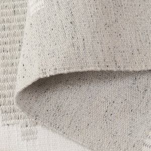 Safavieh Kilim Handwoven Runner Rug - Modern Geometric Design In Elegant Grey And Ivory For High Traffic Areas Dark Grey ,Ivory Pet Klm440g-5