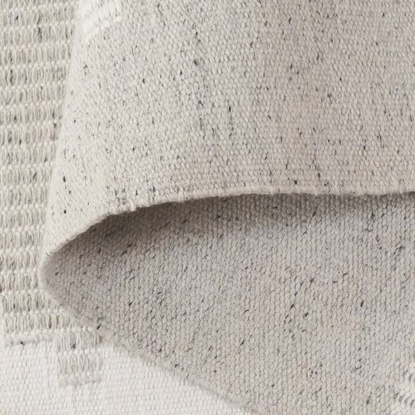 Safavieh Kilim Handwoven Runner Rug - Modern Geometric Design In Elegant Grey And Ivory For High Traffic Areas Dark Grey ,Ivory Pet Klm440g-5