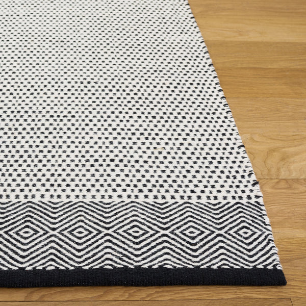 Safavieh Kilim Hand-Woven Black And Ivory Geometric Rug—Minimalist Scandinavian Accent, Durable Cotton-Wool Blend 3'-0" x 5'-0" KLM855Z-3