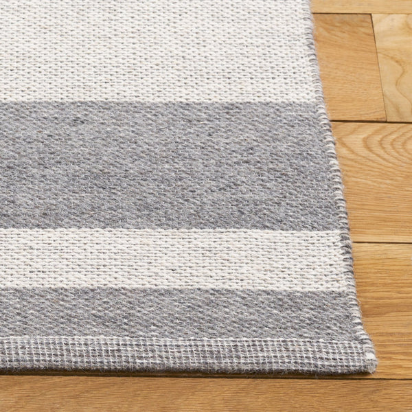 Safavieh Kilim Elegant Runner Rug - Contemporary Design With Luxurious Wool Blend For Stylish Home Décor Grey ,Charcoal 90% Wool,10% Polyester Klm877f-5