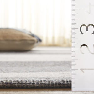 Safavieh Kilim Elegant Runner Rug - Contemporary Design With Luxurious Wool Blend For Stylish Home Décor Grey ,Charcoal 90% Wool,10% Polyester Klm877f-5