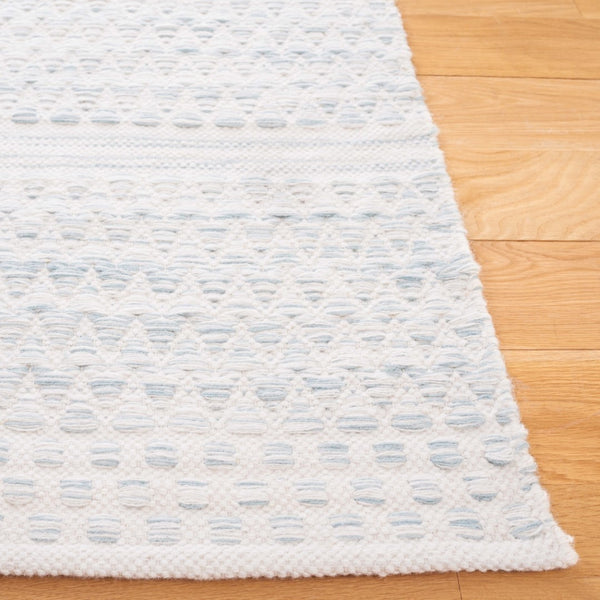 Safavieh Kilim 954 Hand Woven Solid & Tonal Rug Ivory / Light Blue 5' x 8'