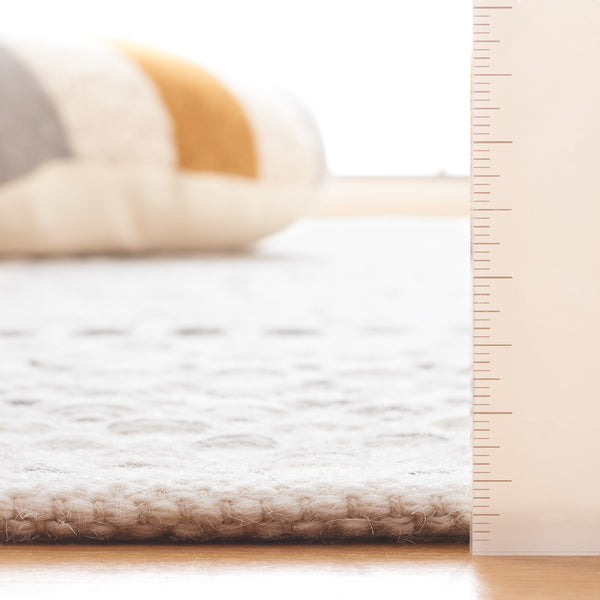 Safavieh Kilim 954 Hand Woven Solid & Tonal Rug Ivory / Brown 5' x 8'