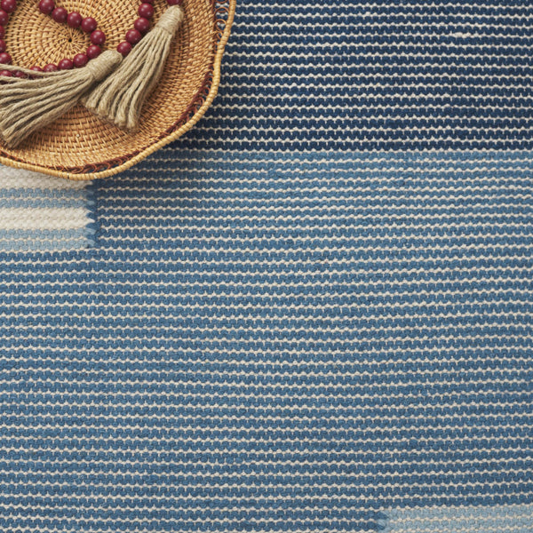 Safavieh Kenya Hand Woven Runner Rug – Elegant Geometric Design In Luxurious Wool & Cotton For Timeless Decor Blue ,Ivory 80% Wool,20% Cotton Kny278m-5