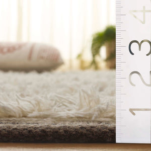 Safavieh Kenya Hand Woven Runner Rug - Elegant Geometric Design For Hallways, Entryways, And Living Spaces Brown ,Ivory 80% Wool,20% Cotton Kny279t-5